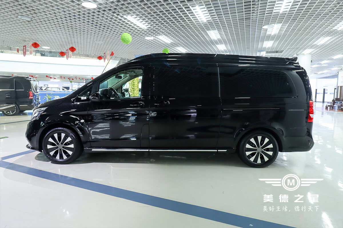 威霆全隔断豪华商务车(米灰+深蓝内饰)