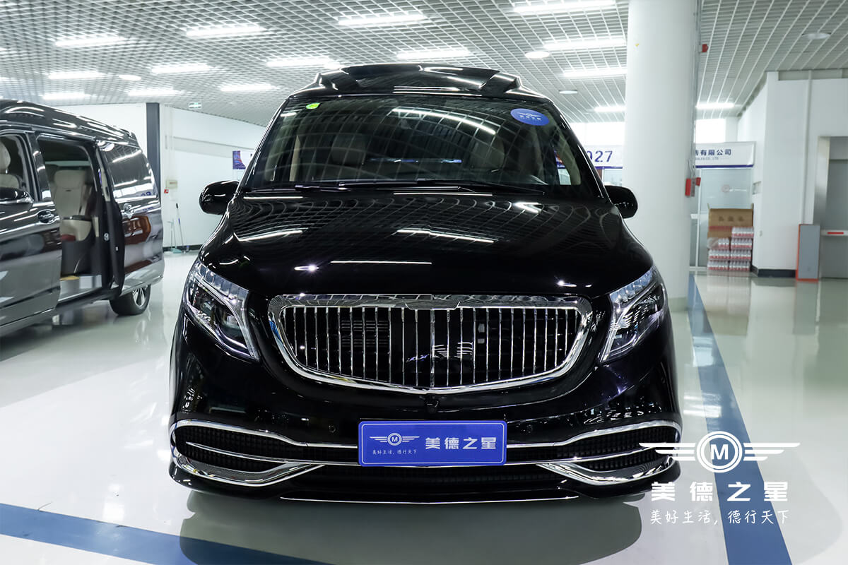威霆全隔断豪华商务车(米灰+深蓝内饰)