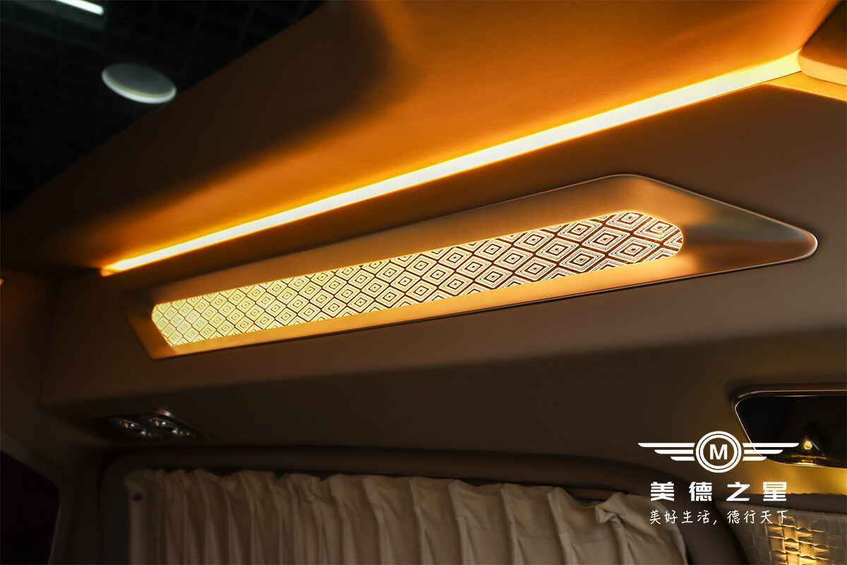 威霆全隔断豪华商务车(米灰+深蓝内饰)