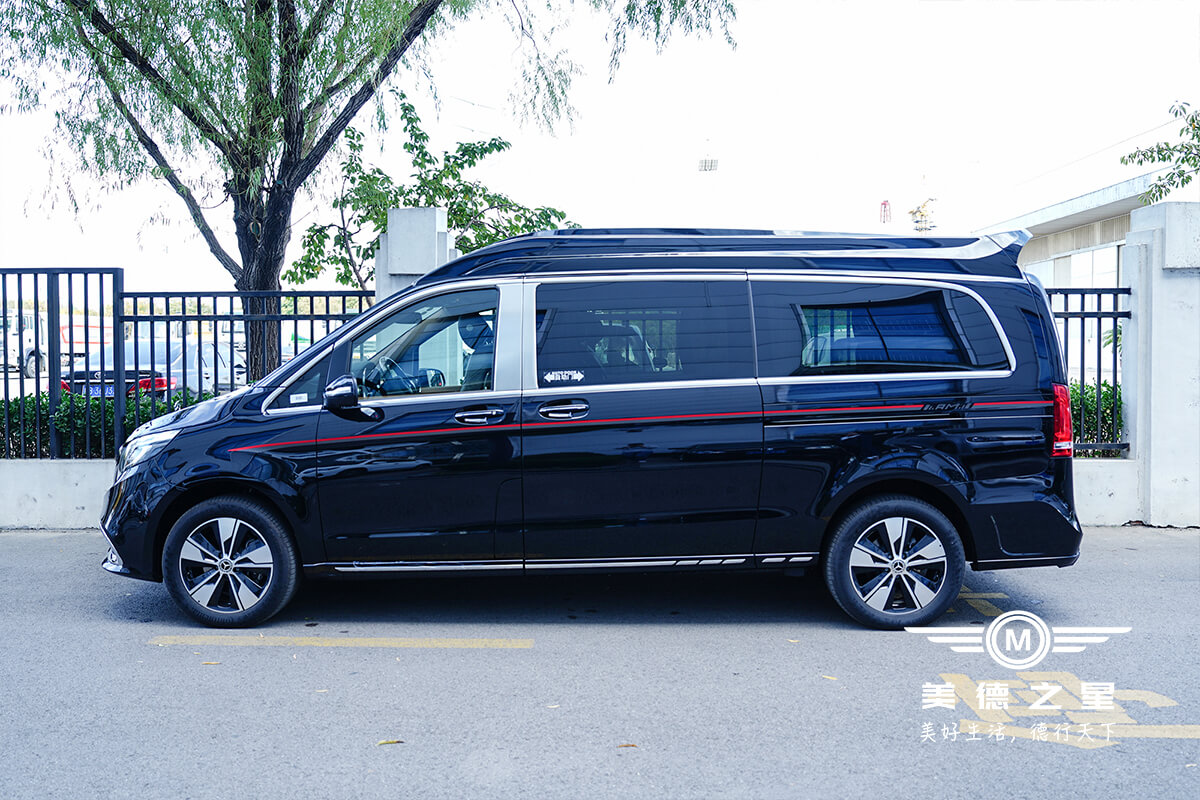 芭塞萝娜版豪华商务车(棕内)