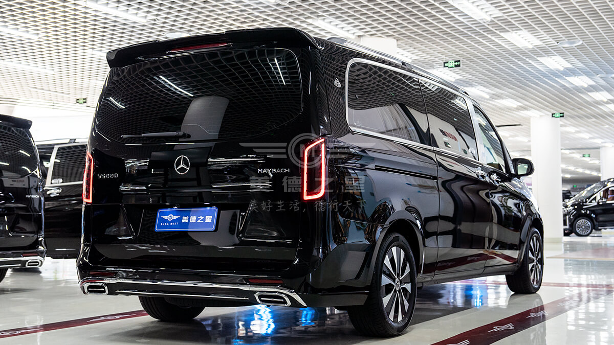 威霆豪华商务车(棕内)
