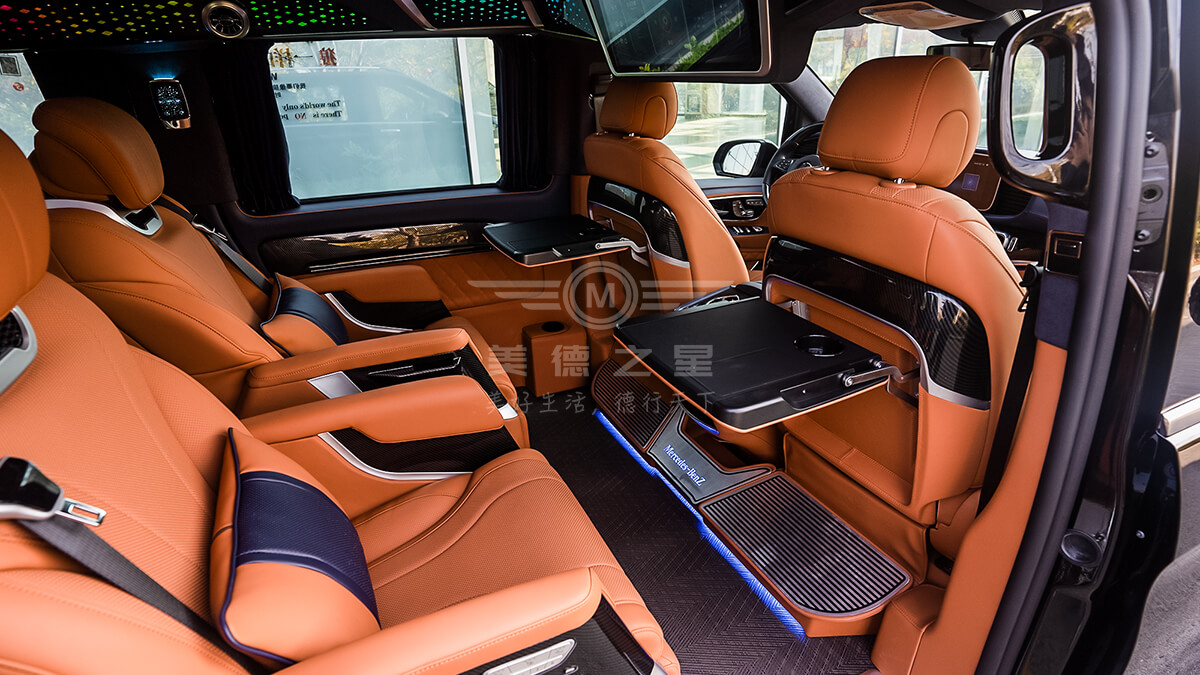 平顶威霆豪华商务车(棕内)