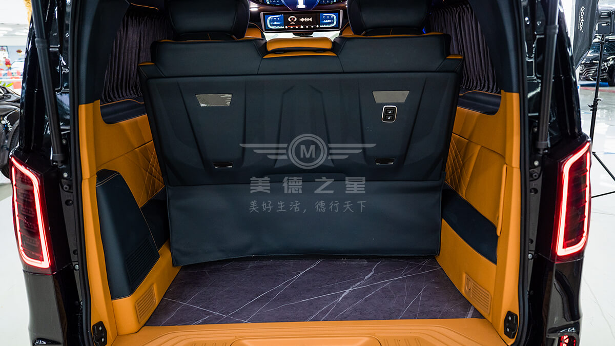 威霆豪华商务车(棕内)