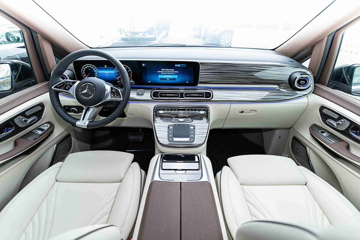 维努斯V300L威赫（凡戴克棕+米灰色）